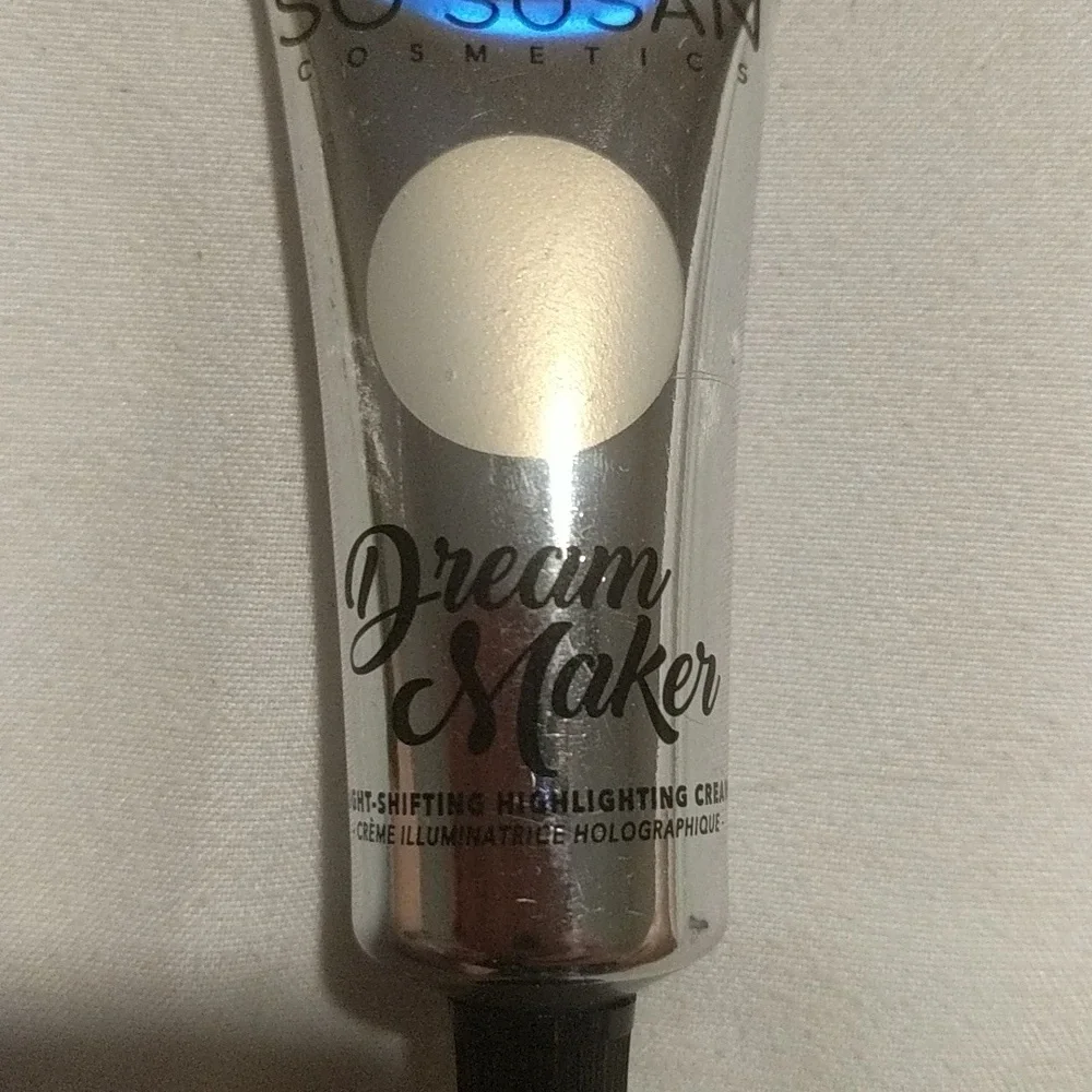 NWT highlighting cream